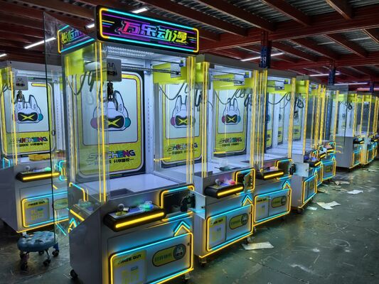 Buen precio Mini máquina de garras de bienestar juego de madera con aceptador de facturas y moneda operada en línea